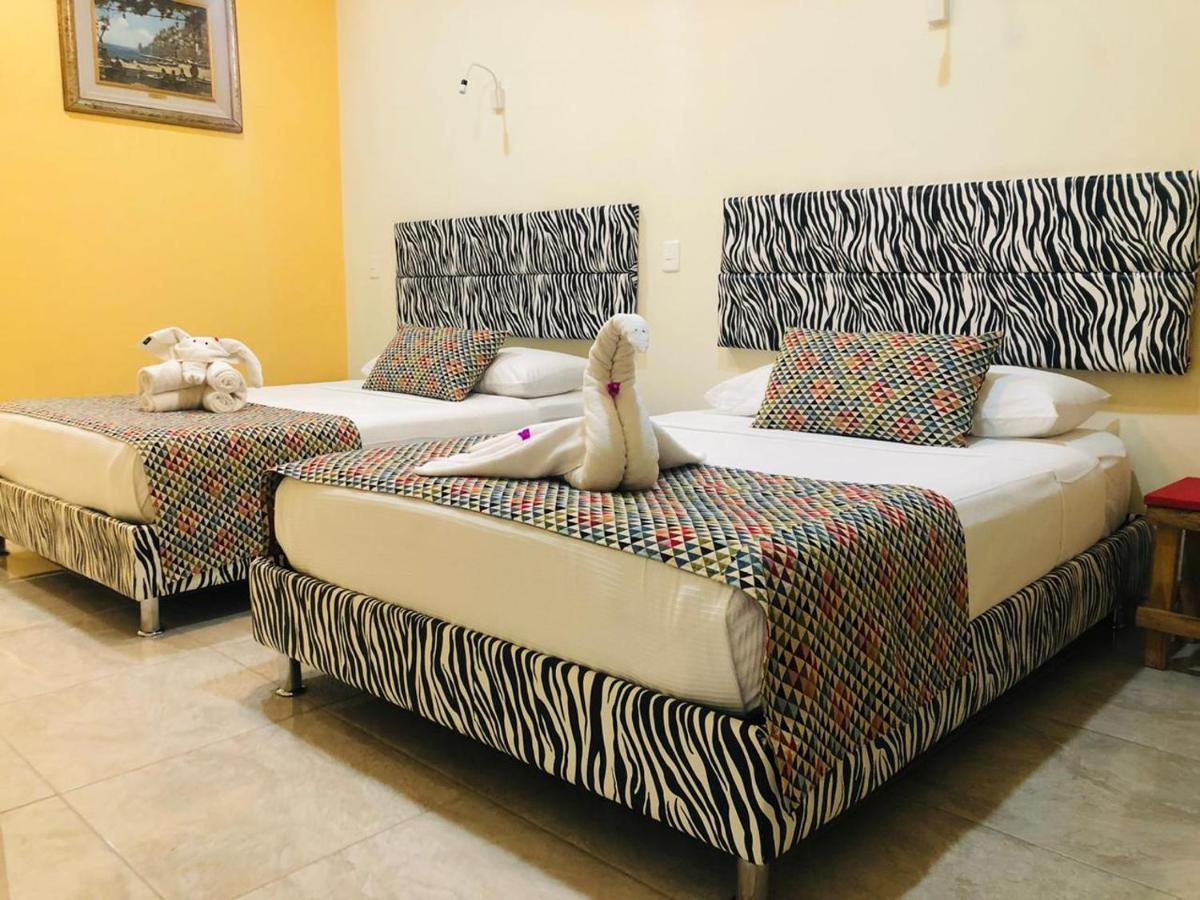 Habitación con 2 camas grandes