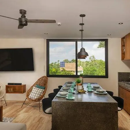 Penthouse 3 Bdr. Fast Internet, Security24/7, Pool-2